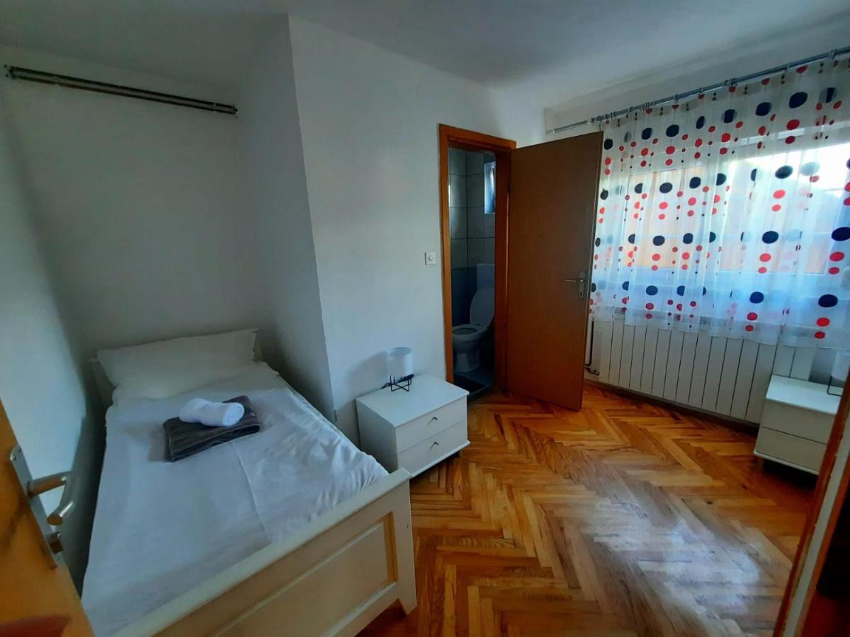 Hotel Filip Korenica Exterior foto